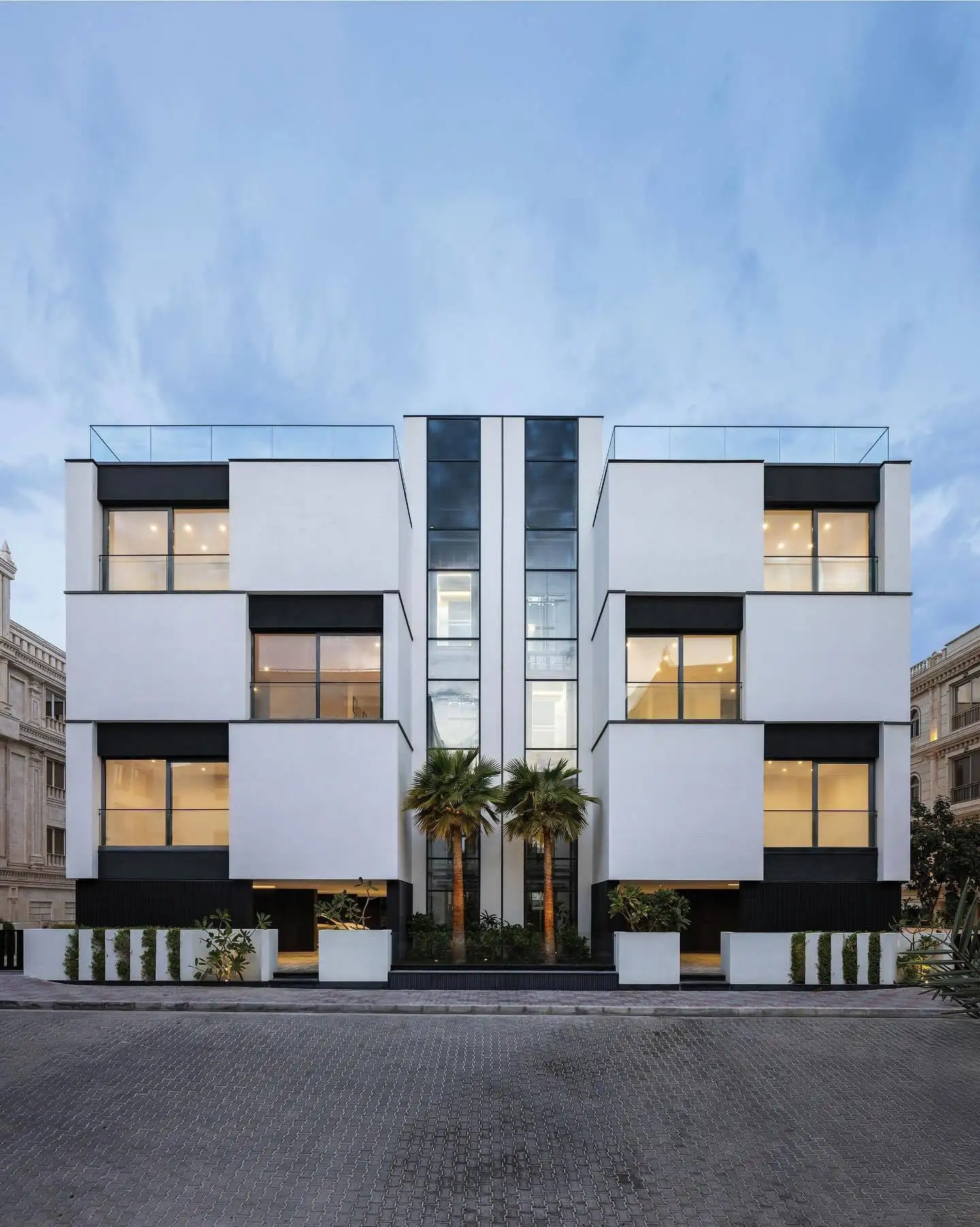 تصاویر؛ ساختمانی با نمای پیکسلی در ایران و فینالیست جایزه معمار