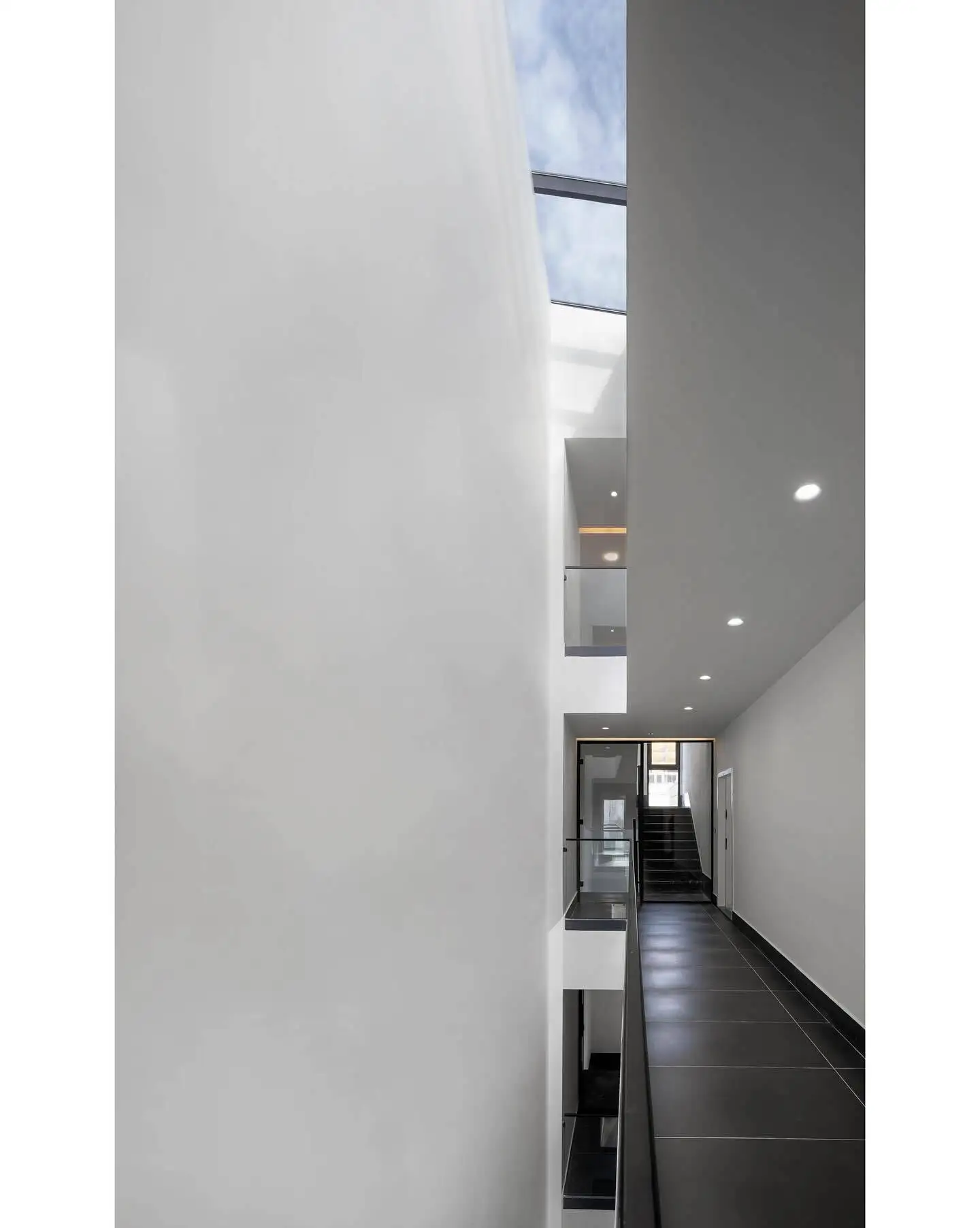 تصاویر؛ ساختمانی با نمای پیکسلی در ایران و فینالیست جایزه معمار