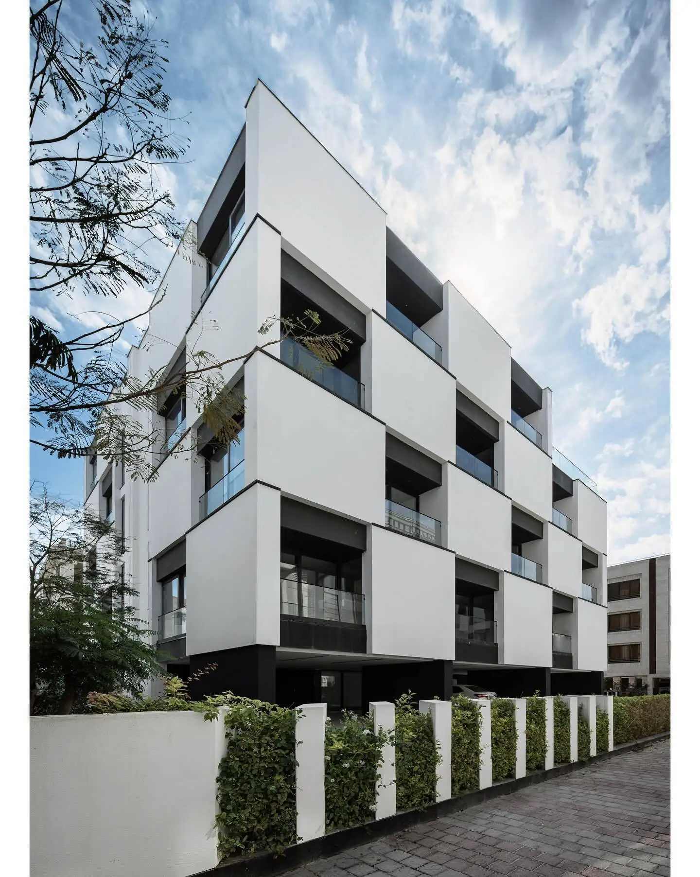 تصاویر؛ ساختمانی با نمای پیکسلی در ایران و فینالیست جایزه معمار