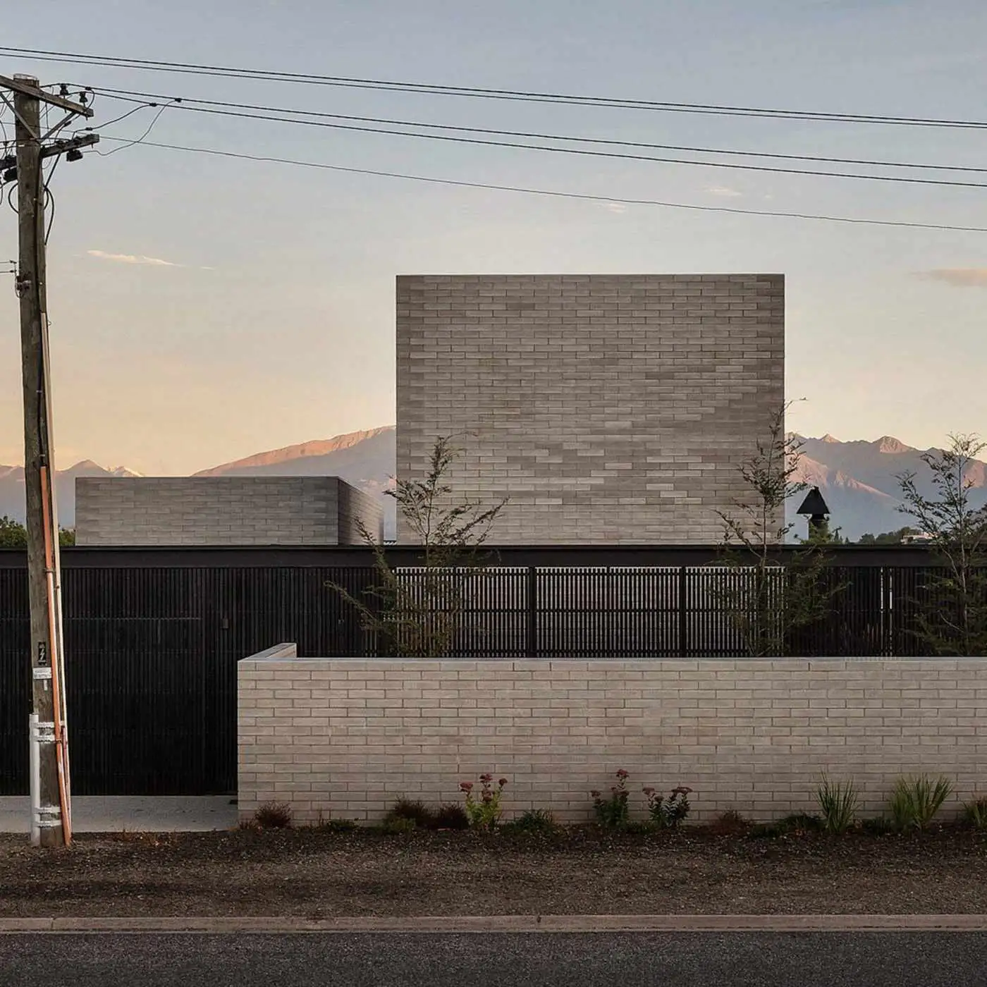 تصاویر؛ معماری متفاوت 8 خانۀ مدرن «بدون پنجره»