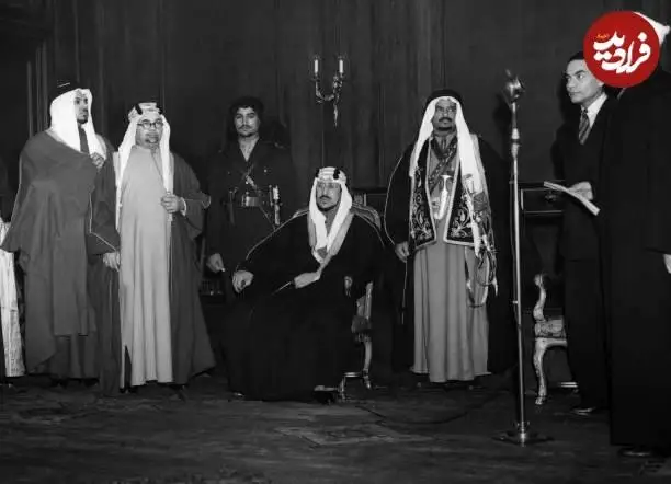عکس| سفر در زمان؛ «ملک سعود، پادشاه دوم عربستان» در یک مراسم در لندن؛ سال 1325