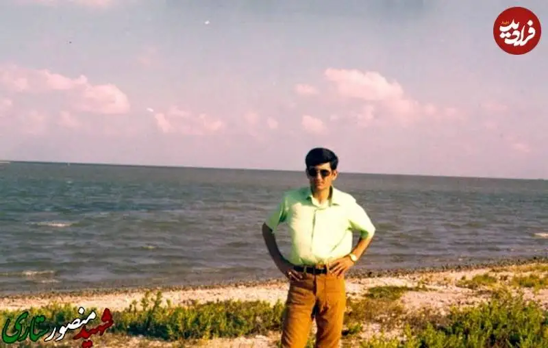 عکس| سفر به تاریخ؛ «شهید ستاری» در حال قایق سواری و ماهیگیری در آمریکا؛ سال 1350