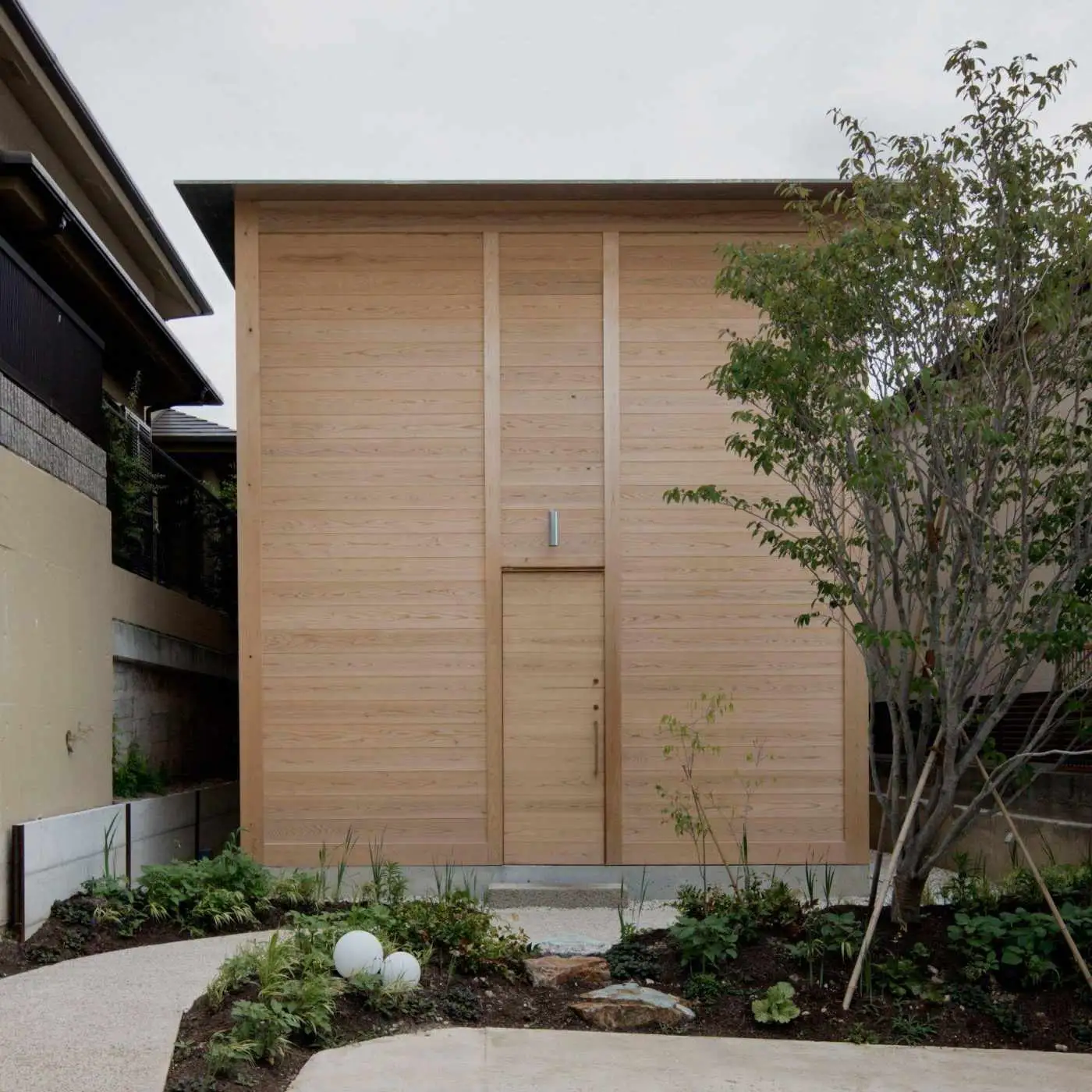 تصاویر؛ معماری متفاوت 8 خانۀ مدرن «بدون پنجره»