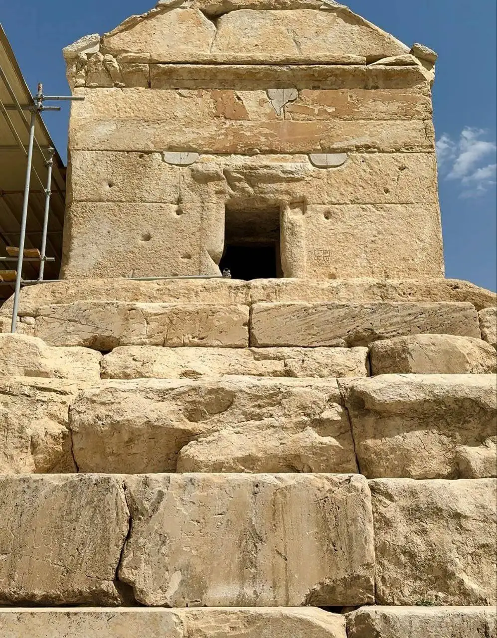 تصاویر؛ درون آرامگاه کوروش این شکلی است 