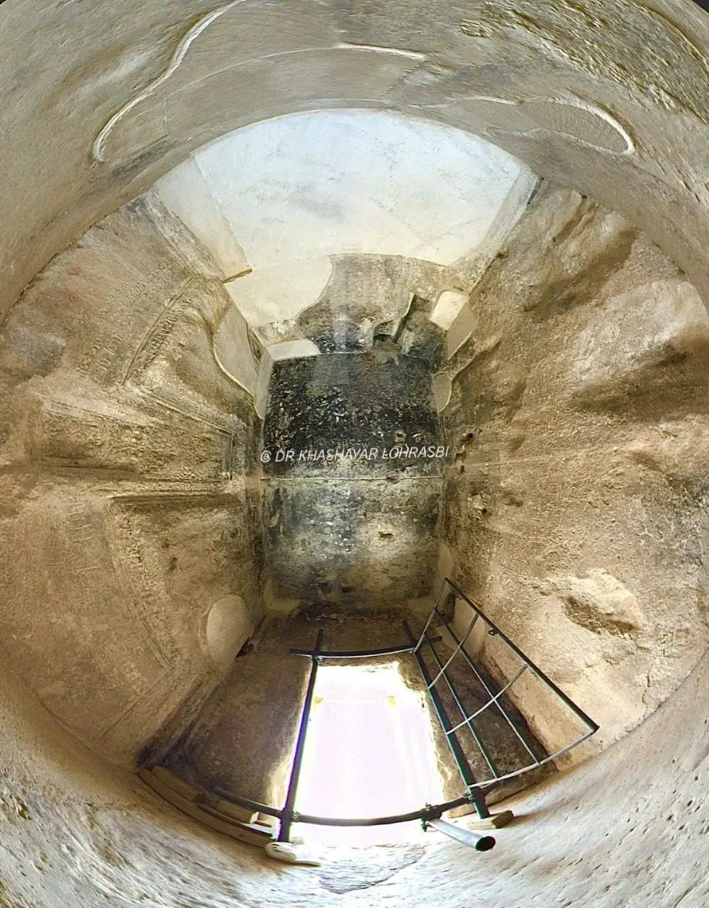 تصاویر؛ درون آرامگاه کوروش این شکلی است 