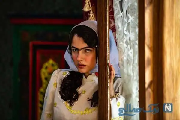 روز جمعه با هنرمندان / نوید پورفرج و فرزانه فرنام در بامداد خمار، شاهرخ استخری و دخترش پناه، عارفه معماریان در کاخ هنر، امین زندگانی در آرامگاه حافظ، سانیا سالاری، ندا قاسمی، تهمینه میلانی در مراسم ناصر تقوایی و مدلینگ محمدرضا گلزار