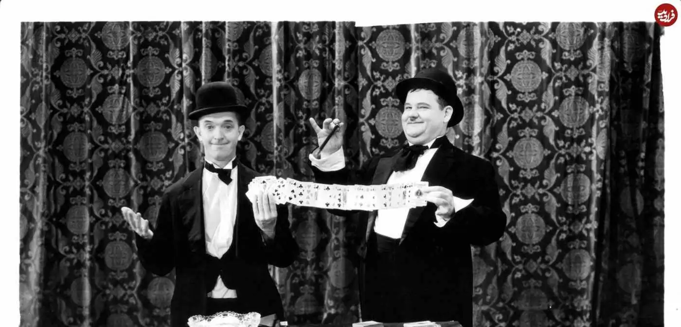 عکس| سفر در زمان؛ «لورل و هاردی» در صحنه ای از «نمایش هالیوود 1929»؛ سال 1307