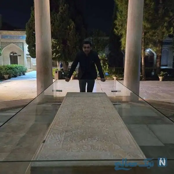 روز جمعه با هنرمندان / نوید پورفرج و فرزانه فرنام در بامداد خمار، شاهرخ استخری و دخترش پناه، عارفه معماریان در کاخ هنر، امین زندگانی در آرامگاه حافظ، سانیا سالاری، ندا قاسمی، تهمینه میلانی در مراسم ناصر تقوایی و مدلینگ محمدرضا گلزار