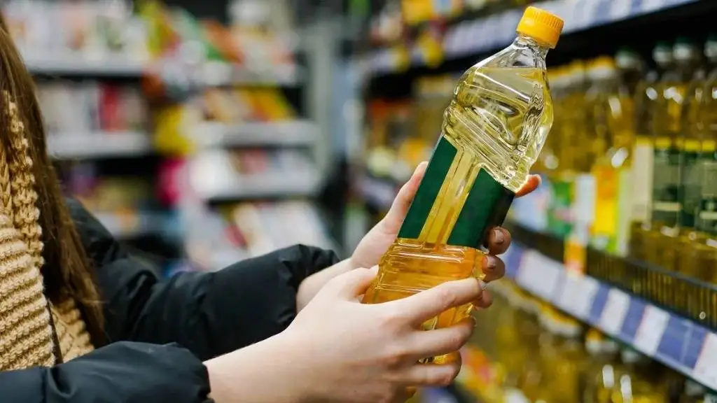 کدام روغن پخت وپز برای شما مناسب تر است و چطور آن را به درستی به کار ببرید؟