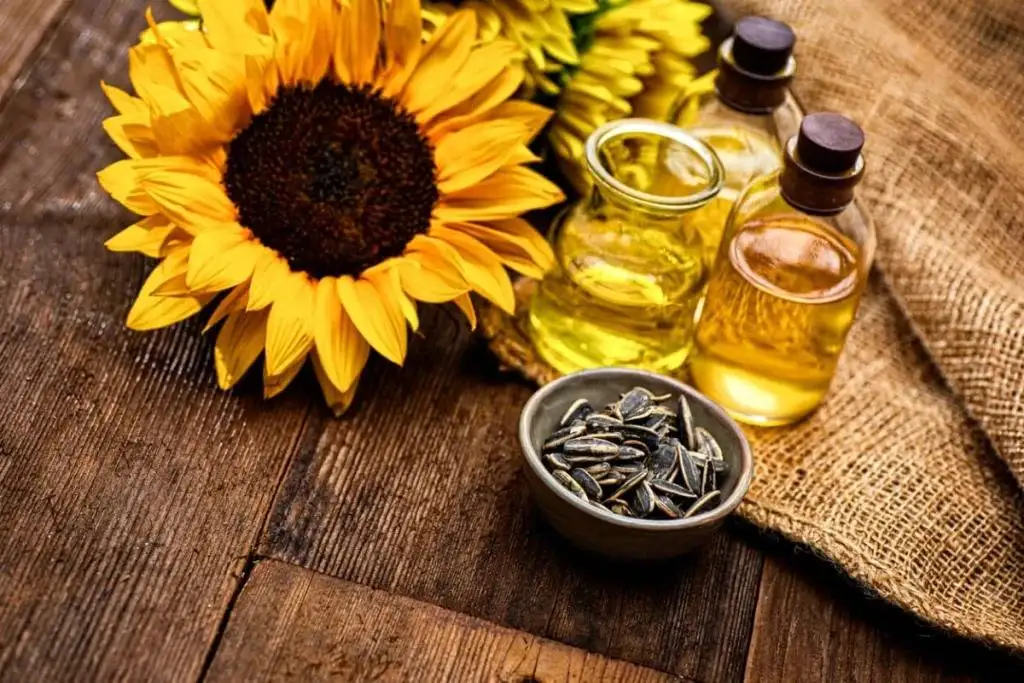 کدام روغن پخت وپز برای شما مناسب تر است و چطور آن را به درستی به کار ببرید؟
