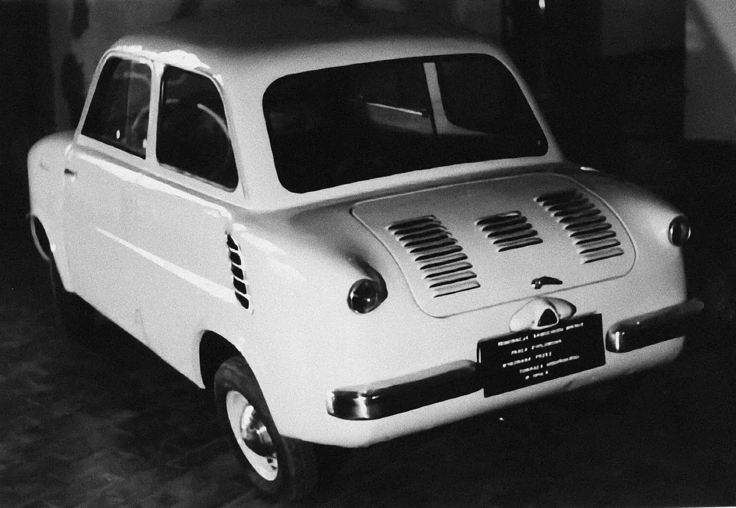 تصاویر| میکروس mr-300؛ تلاش لهستان برای تولید خودروی خانوادگی ارزان 