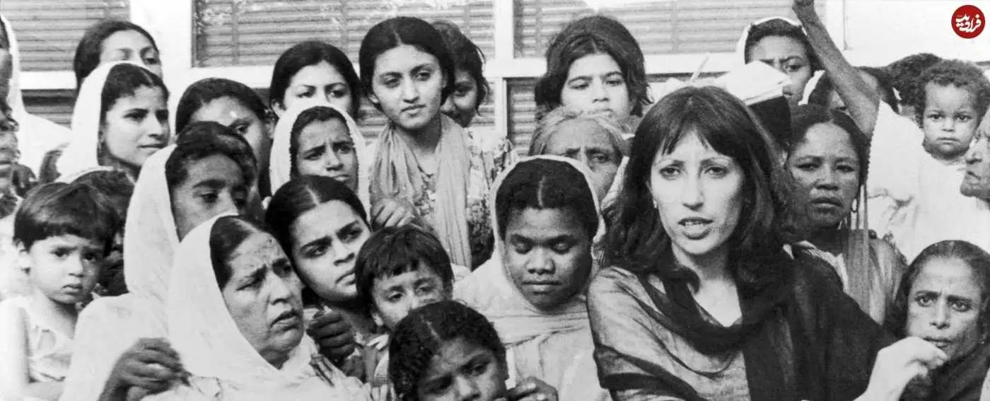 عکس| سفر در زمان؛ «بی نظیر بوتو» در میان فعالان جنبش آرمان زنان در پاکستان؛ سال 1358