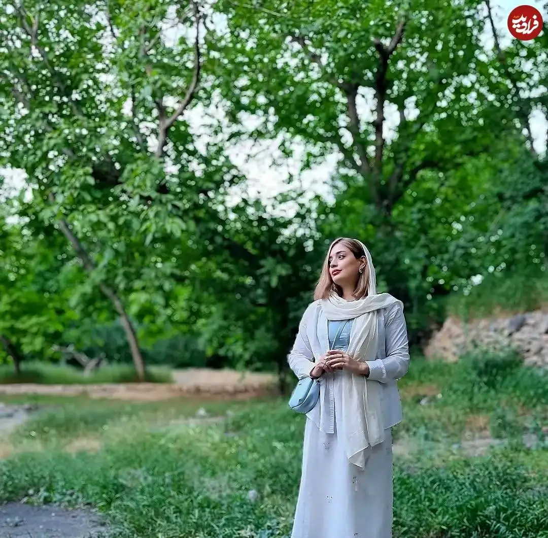 عکس| سفر در زمان؛ «گلپری» سریال آوای باران در حال طبیعت گردی؛ سال 1403
