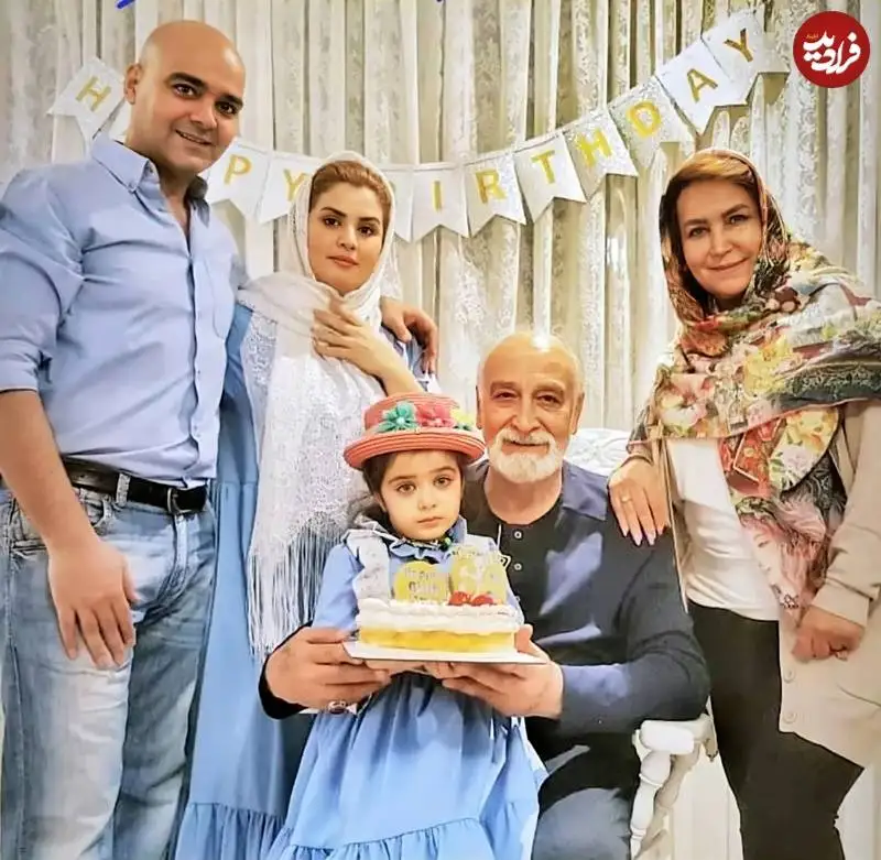 عکس| سفر زمان؛ چهرۀ «کاریماما، دایۀ زلیخا» در 62 سالگی در جشن تولد همسرش «محمود پاک نیت»
