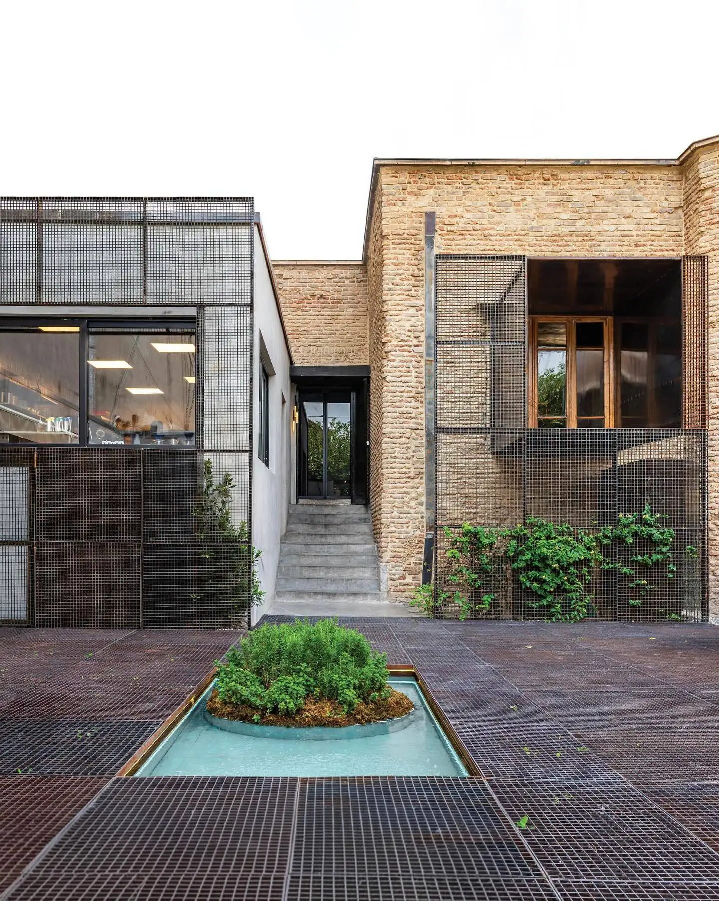 تصاویر؛ عمارت منشا تهران؛ معماری هوشمندانه و یک بازسازی حرفه ای