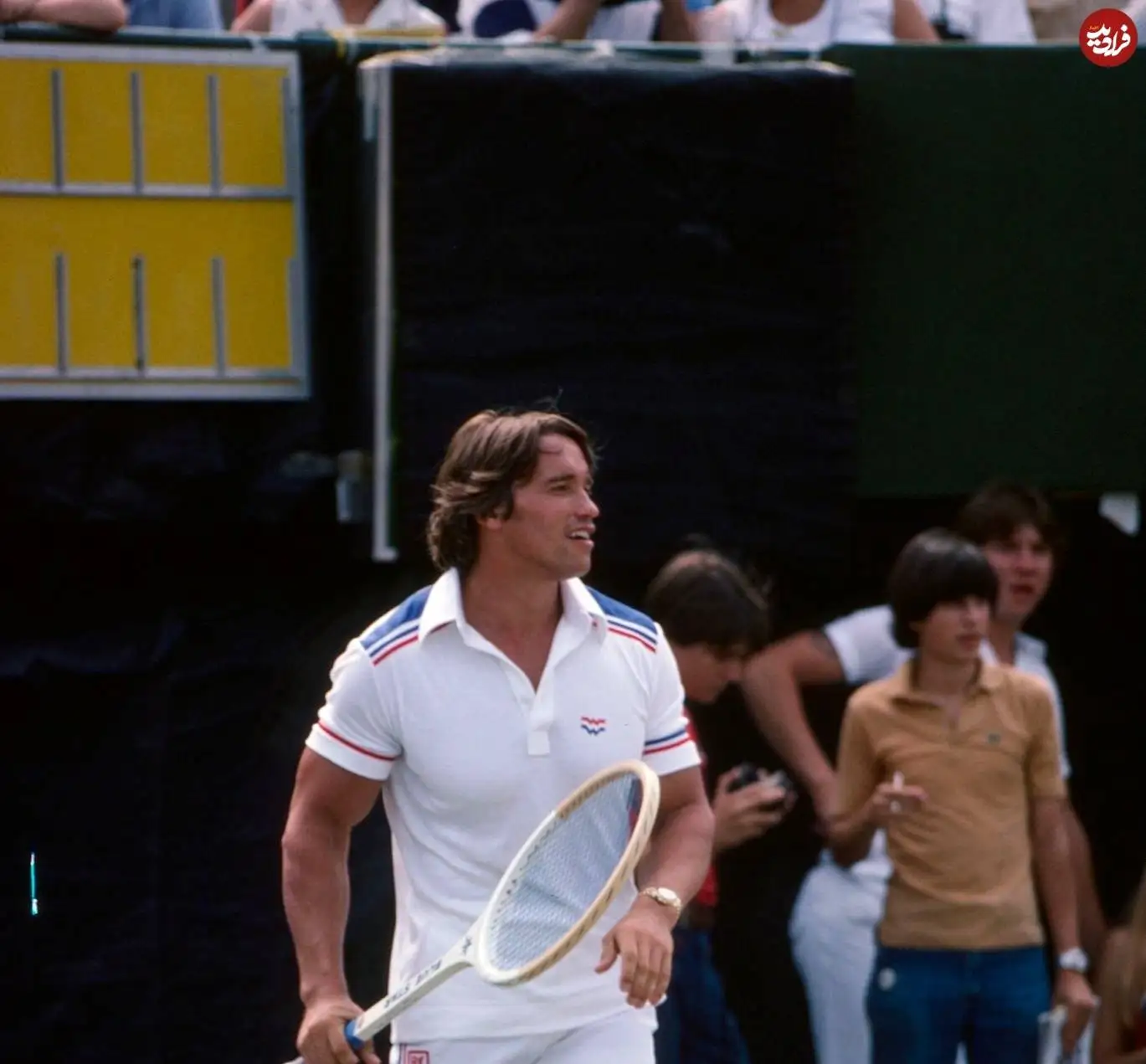 عکس| سفر در زمان؛ «آرنولد» در حال بازی در مسابقات تنیس rfk 1977 در نیویورک؛ سال 1355