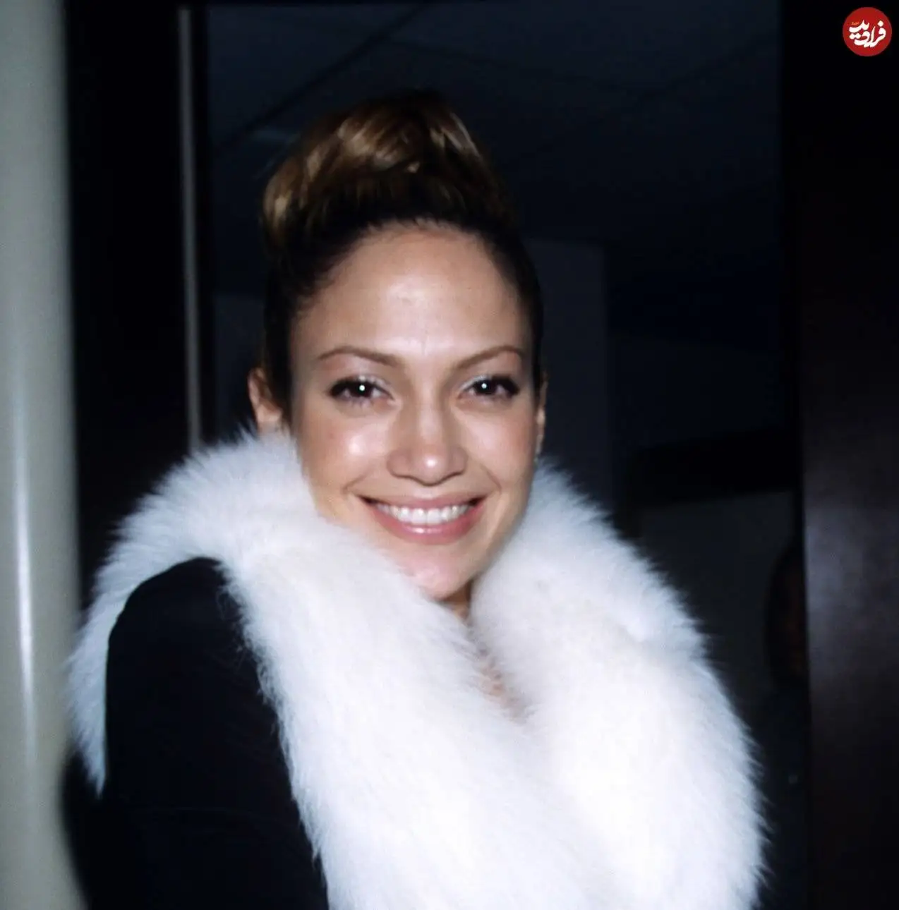 عکس| سفر در زمان؛ «جنیفر لوپز» در چهل و یکمین دوره جوایز سالانه گرمی؛ سال 1377