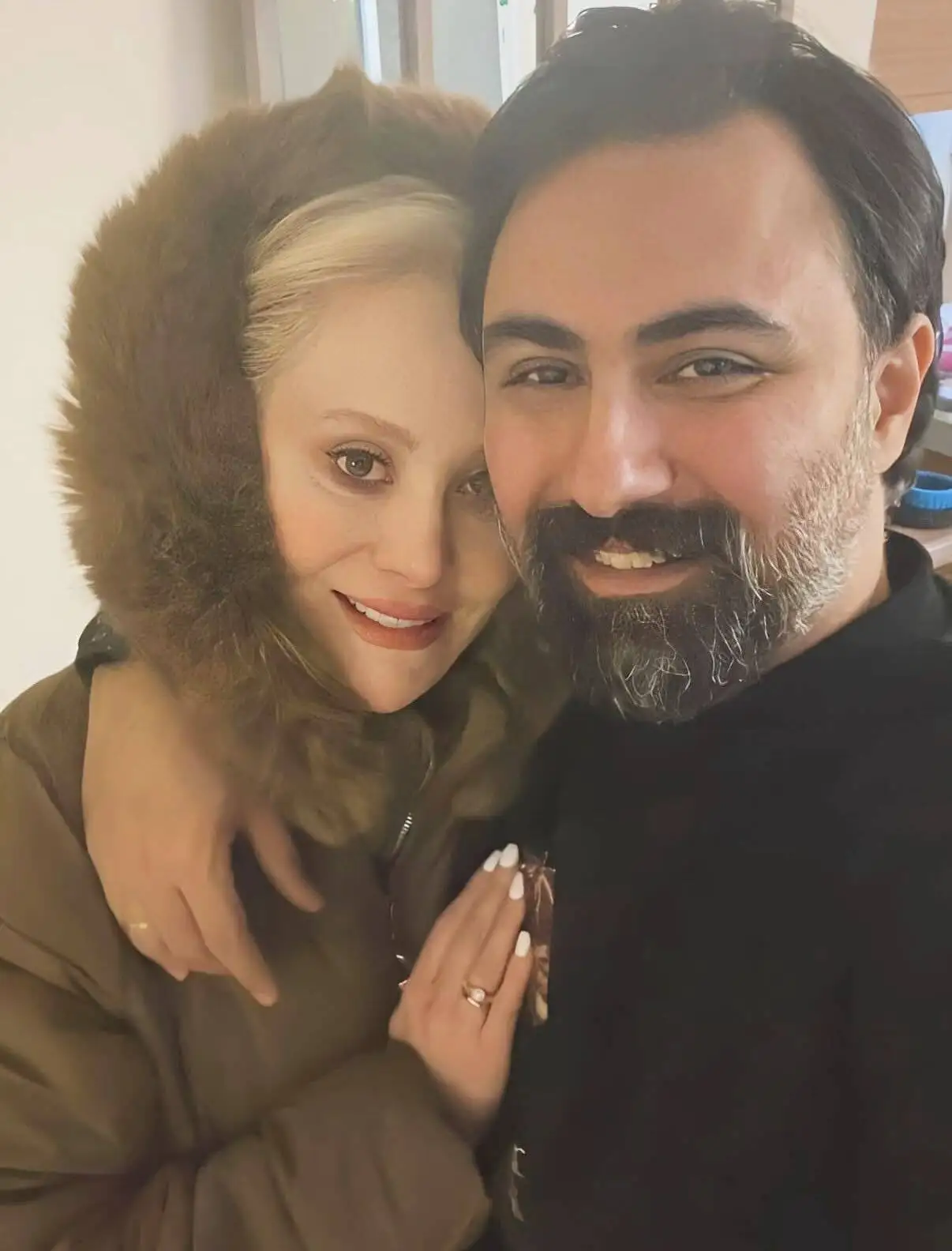 عکس؛ نخستین «عکس ماه عسل» زوج 45 و 38 ساله سینما؛ ازدواج آرام جعفری و بابک انصاری 