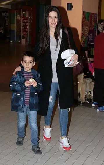 تصاویر| زندگی خصوصی، عکس های شخصی و بیوگرافی برگزار کورل