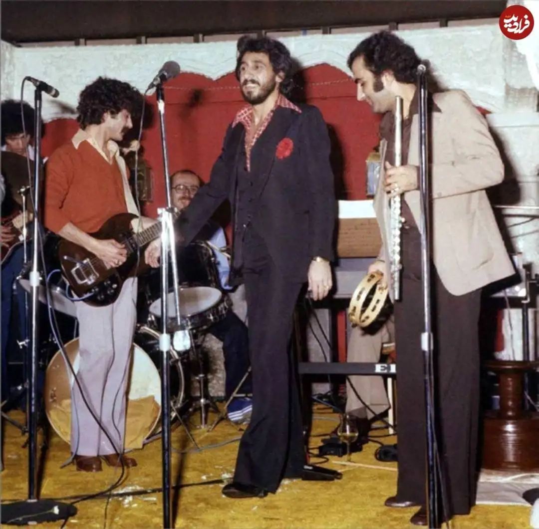 عکس| سفر در زمان؛ «شهرام شب پره» در حال اجرای با اعضای گروه اش در تهران؛ دهه 50