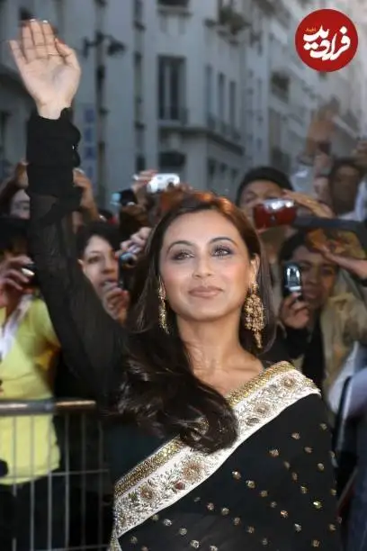 عکس| سفر در زمان؛ «رانی موکرجی» در اکران فیلم «ویر زارا» در پاریس؛ سال 1385