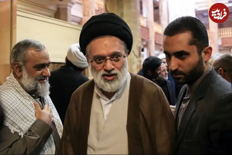 عکس| سفر زمان؛ «سید مصطفی خامنه ای» در مراسم ترحیم کارگردان سریال «یوسف پیامبر»