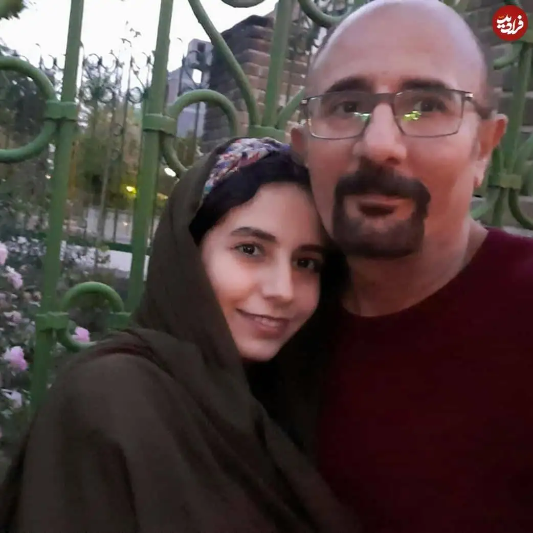عکس| سفر در زمان؛ «ادریس» سریال نون خ در کنار دخترش در 55 سالگی؛ سال 99