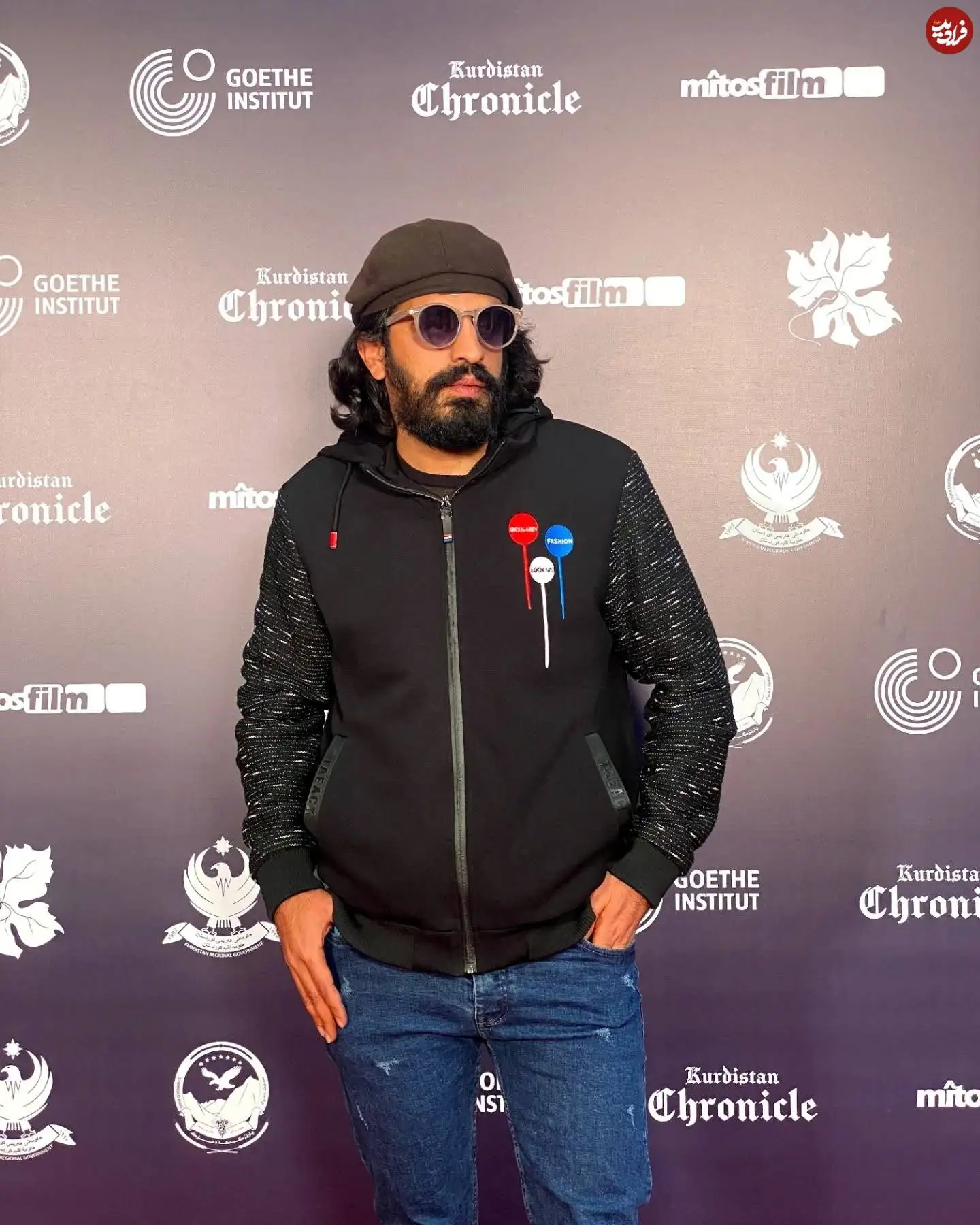 عکس| سفر در زمان؛ «افشین» سریال نون خ در یک فستیوال در کردستان عراق؛ سال 1403