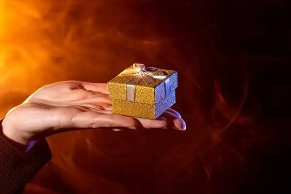 راهنمای خرید هدیه روز مرد؛ عطرهای لوکس و خاطره ساز