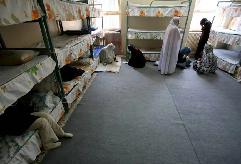 اگر آقایی برای خانومی دسته چک گرفت، از عاقبت کار بترس!