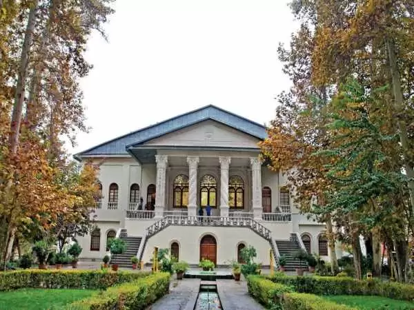 عروسی دختر شاه اینجا برگزار شد؛ تعطیلات میان باغ ها