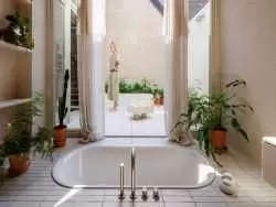 (تصاویر) معماران مینیمالیست چگونه «حمام» می سازند؟