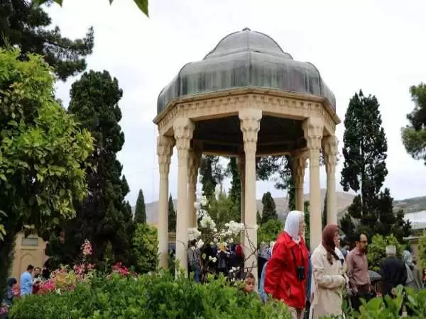 فال حافظ امروز سه شنبه 14 فروردین ماه 1403