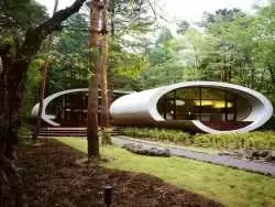 (تصاویر) «غار» مدرن و جذابی که معماران ژاپنی در جنگل ساخته اند