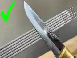 (ویدئو) روشی ساده و سریع برای تیز کردن چاقو با الکترود جوشکاری! 