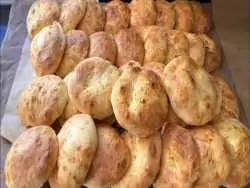 (ویدئو) نحوه پخت یک نان دونر خوشمزه فرانسوی؛ دو کیلو آرد 35 عدد نان! 