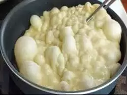 (ویدئو) دستور پخت یک نان ساده به روش روسی