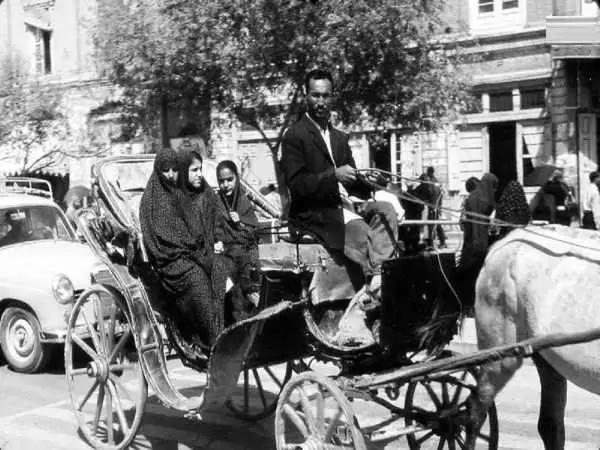 (تصاویر) سفر به تهران قدیم؛ قیمت درشکه سواری 90 سال پیش در تهران چقدر بود؟