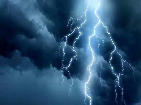 صاعقه چگونه انسان را می کشد؟