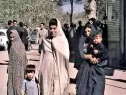 (تصاویر) سفر به ایران قدیم؛ از «عباس پشمی» تا خری که به نعلبندش نگاه نمی کرد!