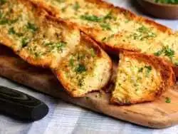 این نان خوشمزه فرانسوی را حتما در وعده غذایی خود بزارید