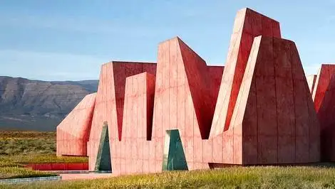 ( تصاویر) حمام  حرارتی صورتی؛ با گرمای اطلاعات حمام کنید!