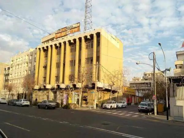 (عکس) تهران قدیم؛ شکل و شمایل «ساختمان مرکزی شرکت تاکسیرانی»؛ در سال 48 و 1403