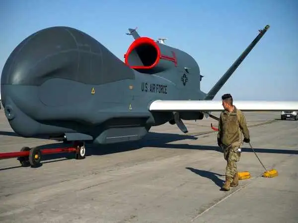(تصاویر) انواع نسخه های پهپاد rq-4 global hawk و ویژگی ها و قابلیت های هر کدام 