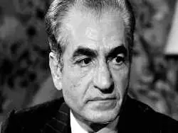 (عکس) سفر به ایران قدیم؛ «محمدرضا پهلوی» در حال بازی فوتبال در 18 سالگی