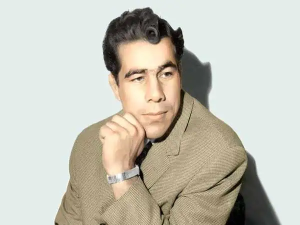 (عکس) سفر به زمان؛ ژست صمیمانه «غلامرضا تختی در کنار مادرش»؛ دهه 40