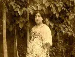 (عکس) سفر به تاریخ؛ دوچرخه سواری «تاج السلطنه، دختر ناصرالدین شاه»؛ دهه 1280