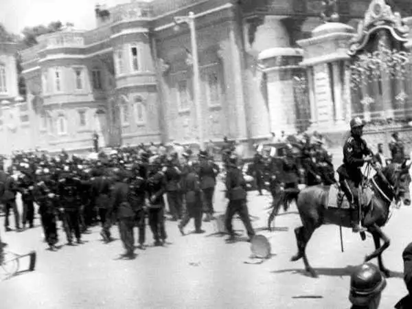 عکس؛ سفر به ایران قدیم؛ 75 سال قبل؛ درگیری های خیابانی ملی شدن صنعت نفت