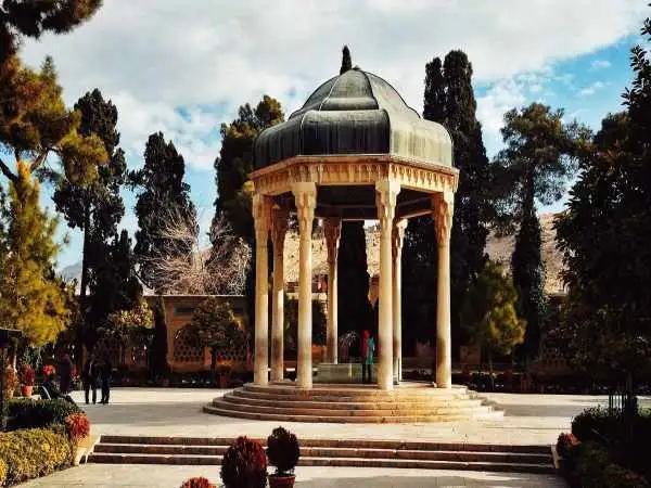 فال حافظ امروز شنبه 30 فروردین ماه 1404