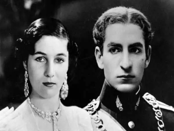 عکس؛ سفر در زمان؛ «فوزیه فواد در 6 سالگی در کنار دو خواهرش»؛ سال 1306